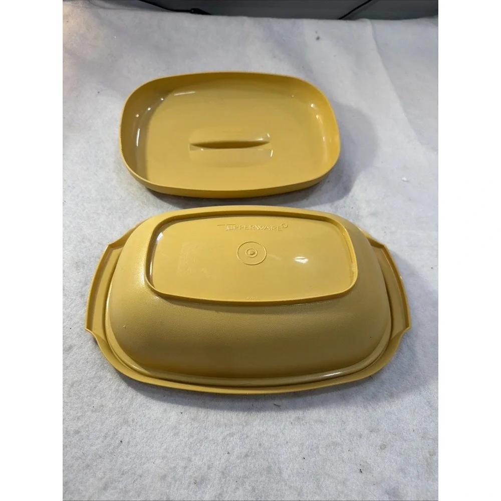 Vintage 1970's 2 Pc‎ Tupperware Harvest Gold Microwave Steamer USA 1